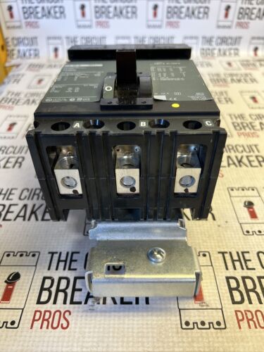 FA32040 Square D Type FA Circuit Breaker 3 Pole 40 Amp 240V New Surplus