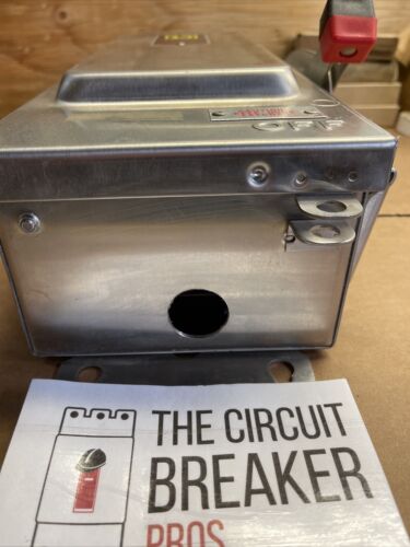 Square D HU361DS Stainless Steel Enclosed Switch (Hole on Top & Side)