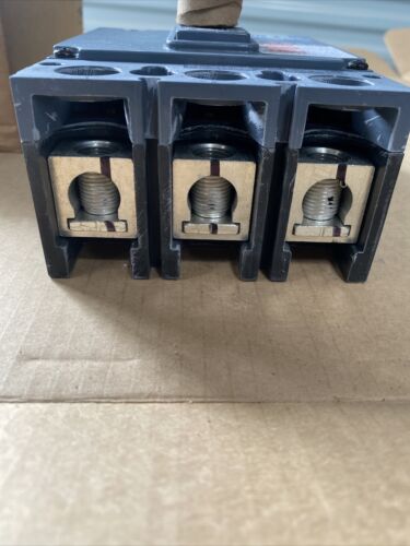 Siemens QR23B200  Circuit Breaker, 200A, 240V, 3Pole New In Box