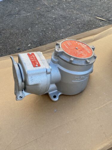 COOPER CROUSE HINDS FSQC230 DEAD FRONT INTERLOCK RECEPTACLE SWITCH NEW