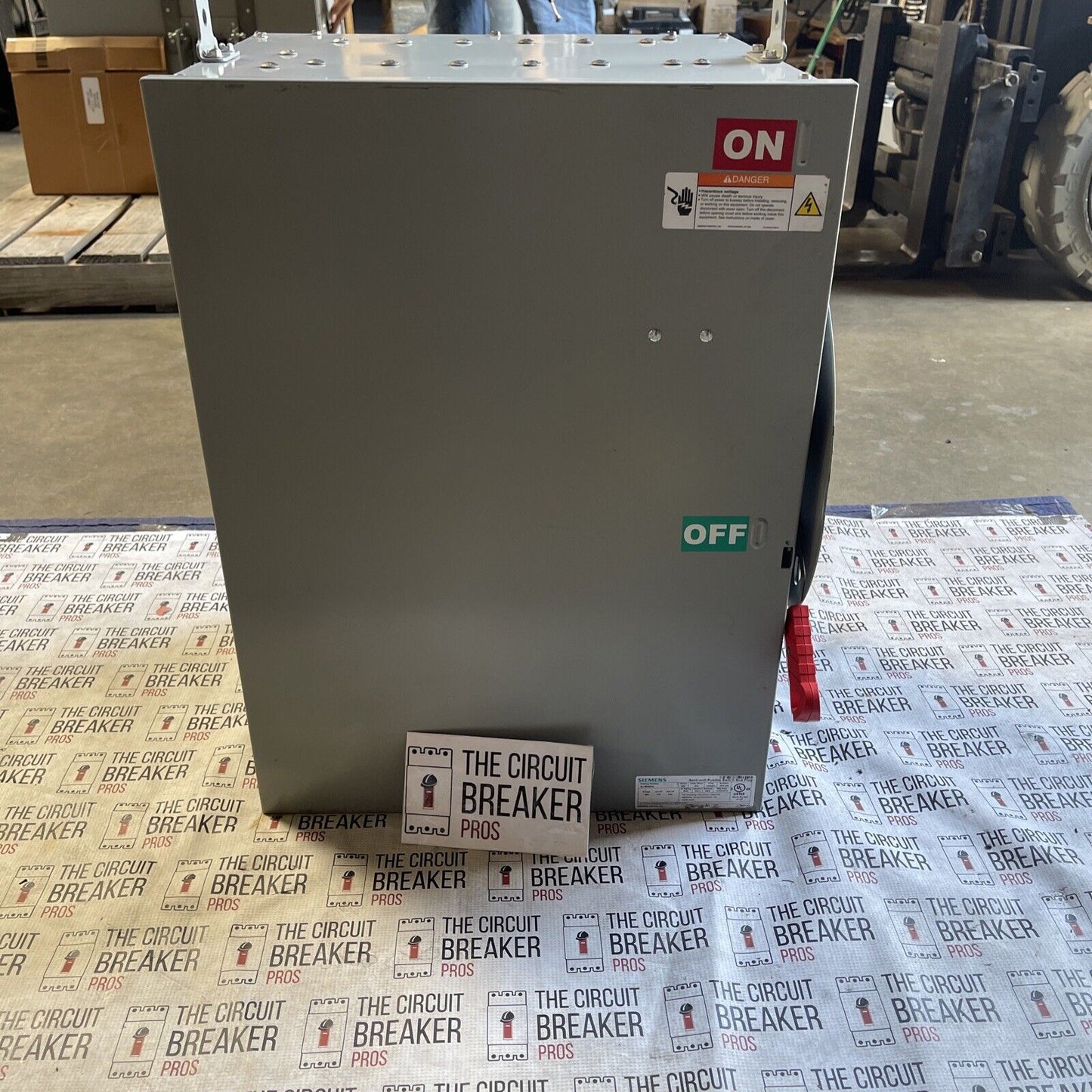 SLVBH4650 | Siemens | 400 Amp | 600 Volt | 3PH 4W | New Fusible Switch Plug In Bus Plug with Ground