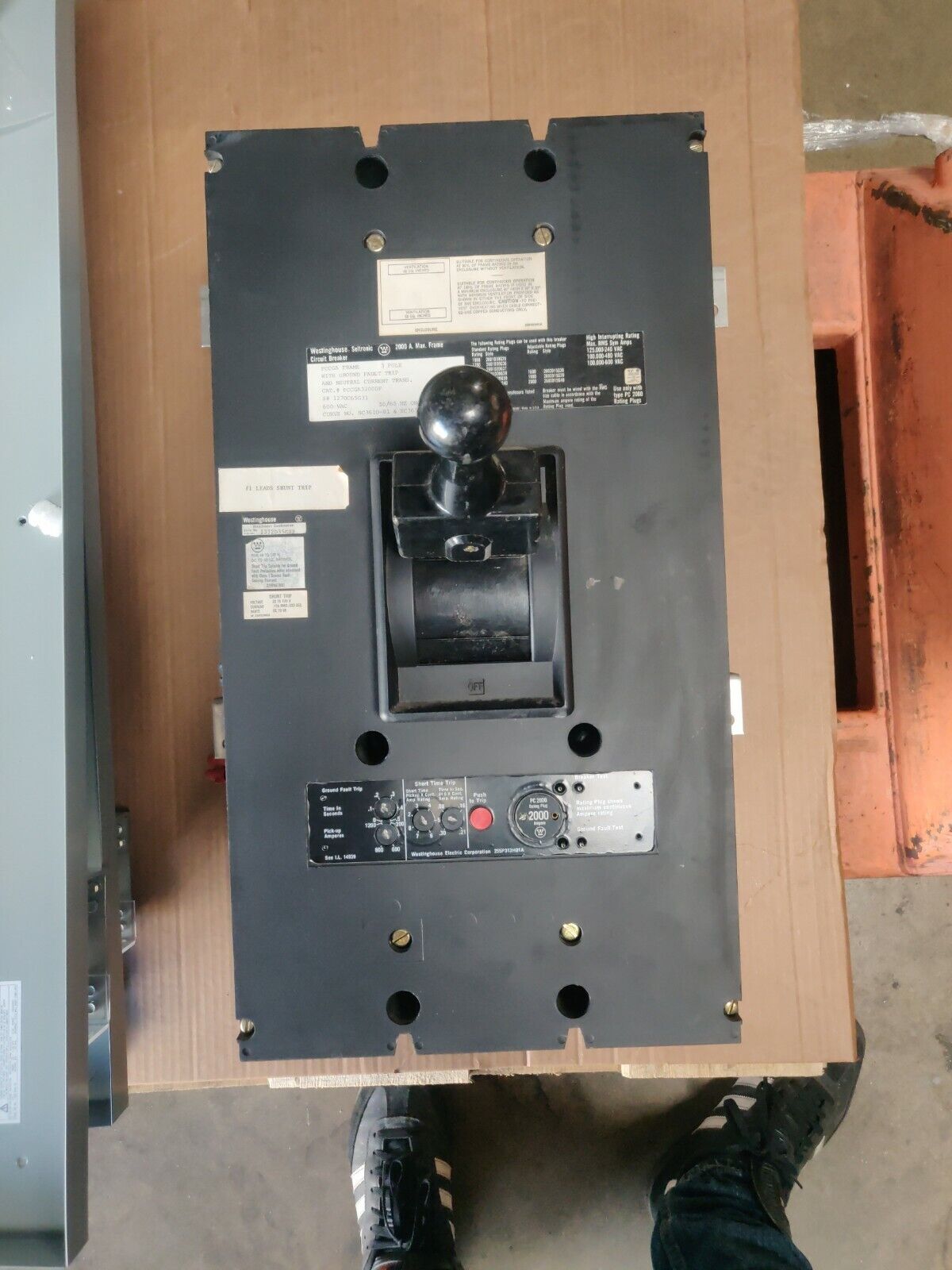 WESTINGHOUSE PCCGA32000F 2000 amp with shunt