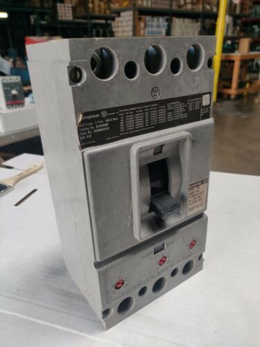 Westinghouse HLB3400F 400A Circuit Breaker 200 Amp Trip Cutler-Hammer W/Shunt 