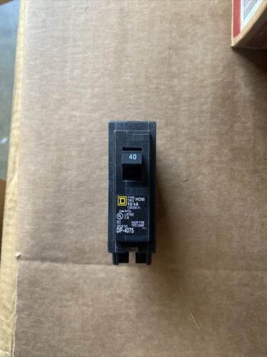 Box of 10 Square D HOM 40A Plug-On Circuit Breakers HOM140 1 Pole