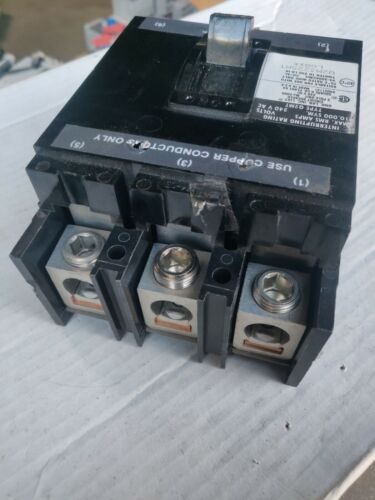 Square D Q2MT Q2M3225MT 3 pole 225 amp Circuit Breaker