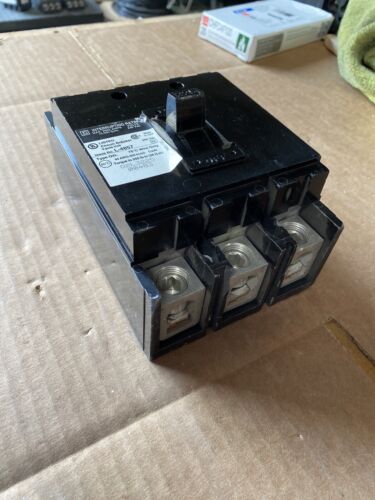 SQUARE D Q2L3225   225A  3P  240VA CIRCUIT BREAKER (BOX#50)